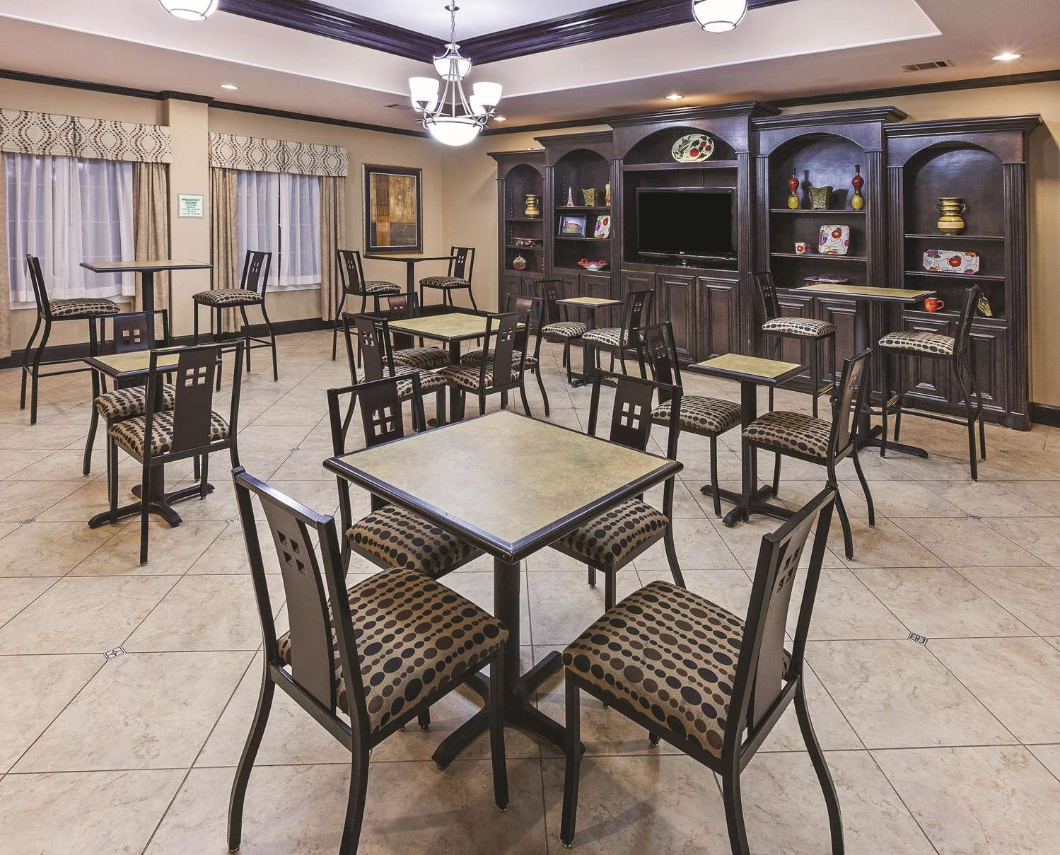 La Quinta Inn & Suites by Wyndham Livingston 13/18