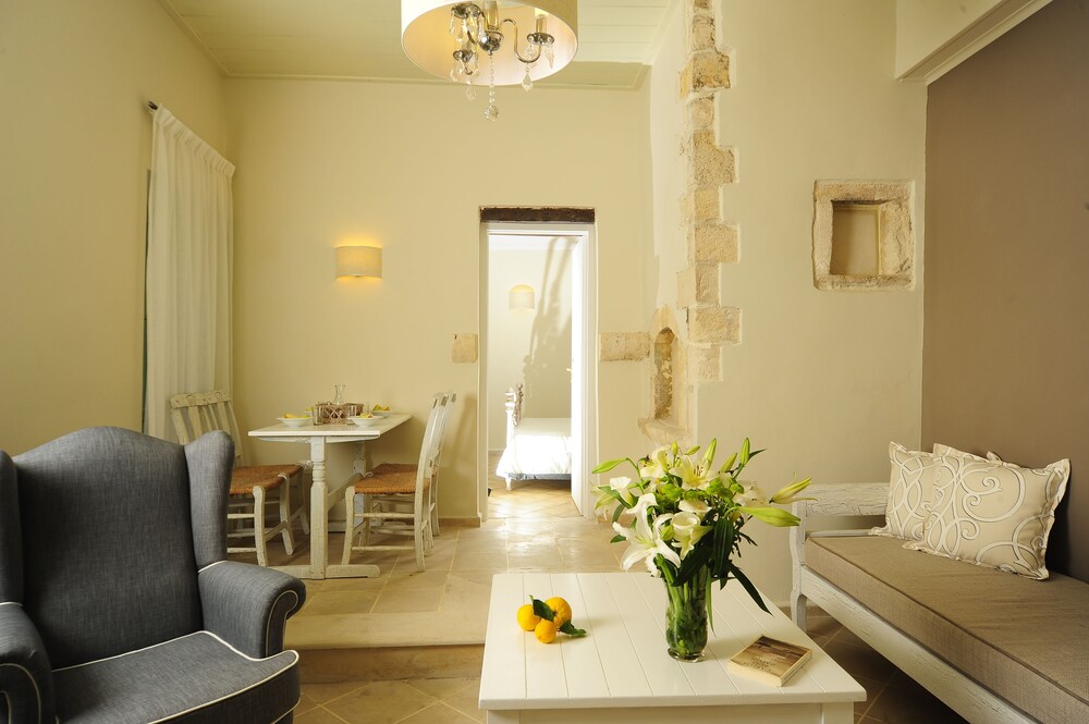 Mythos Suites Hotel 43/68
