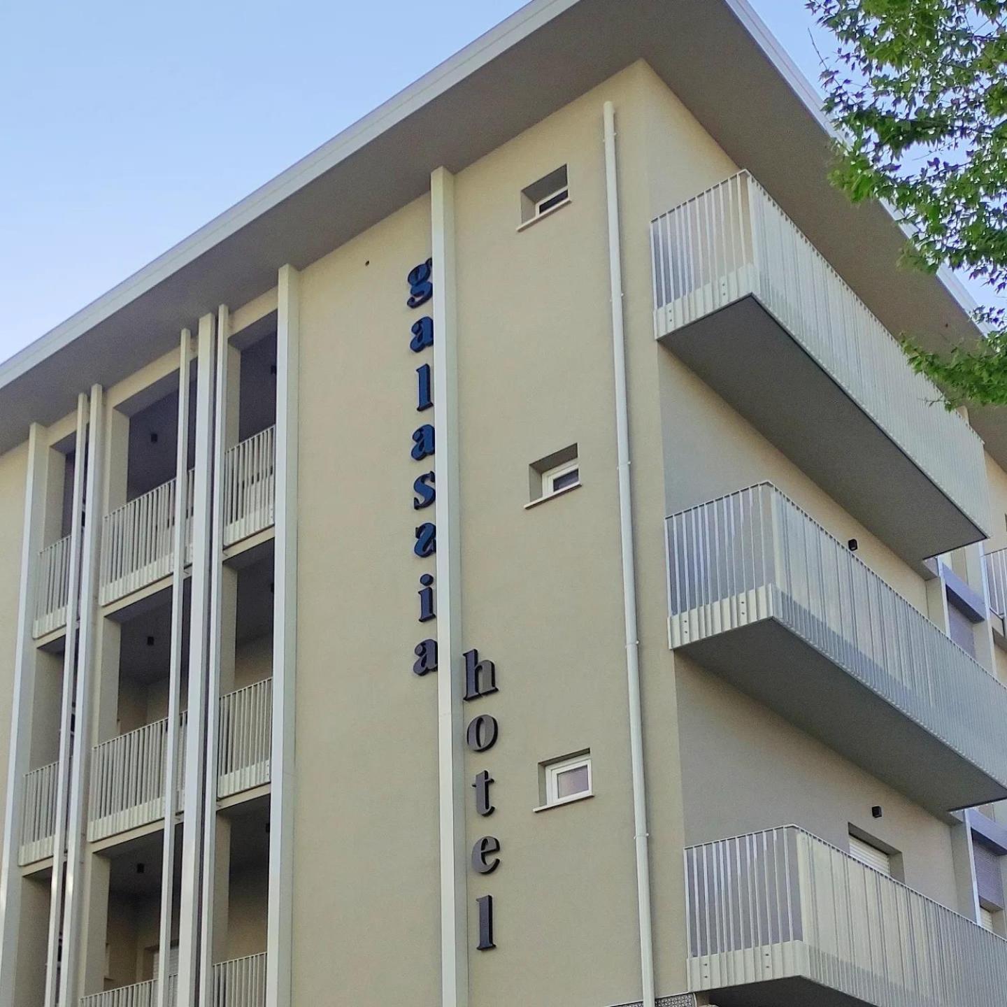 Hotel Galassia 8/50