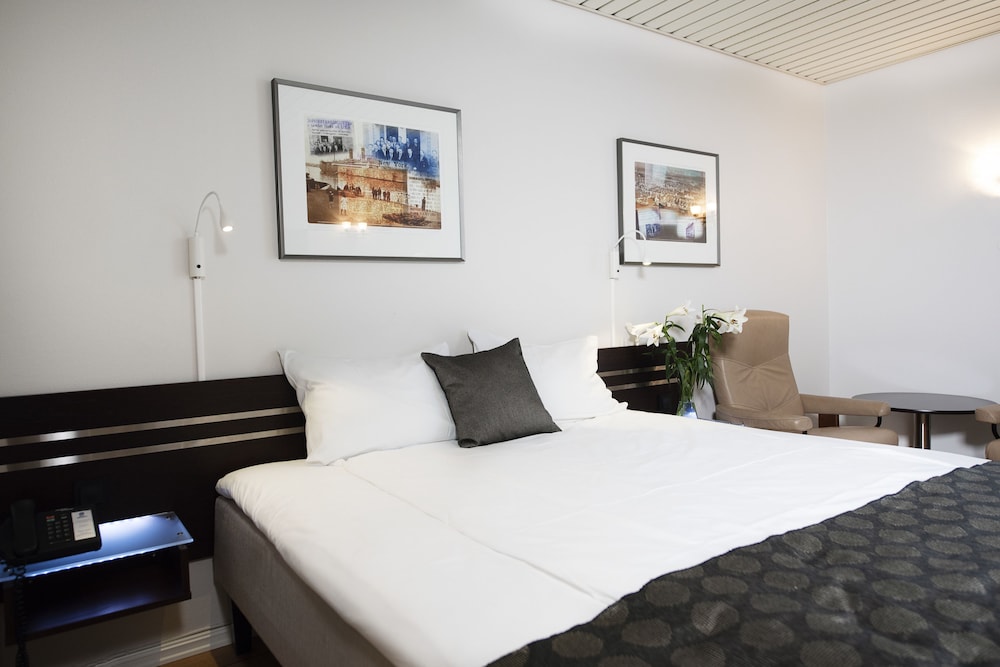 Havly Hotell 12/49