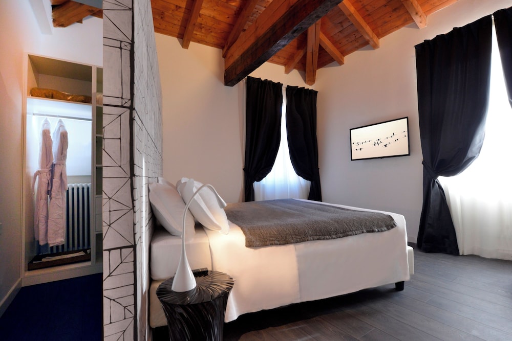 Phi Hotel Bologna Apartments 14/58