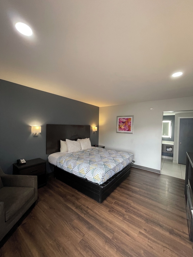 Motel6 Norfolk, VA – East Little Creek 11/50
