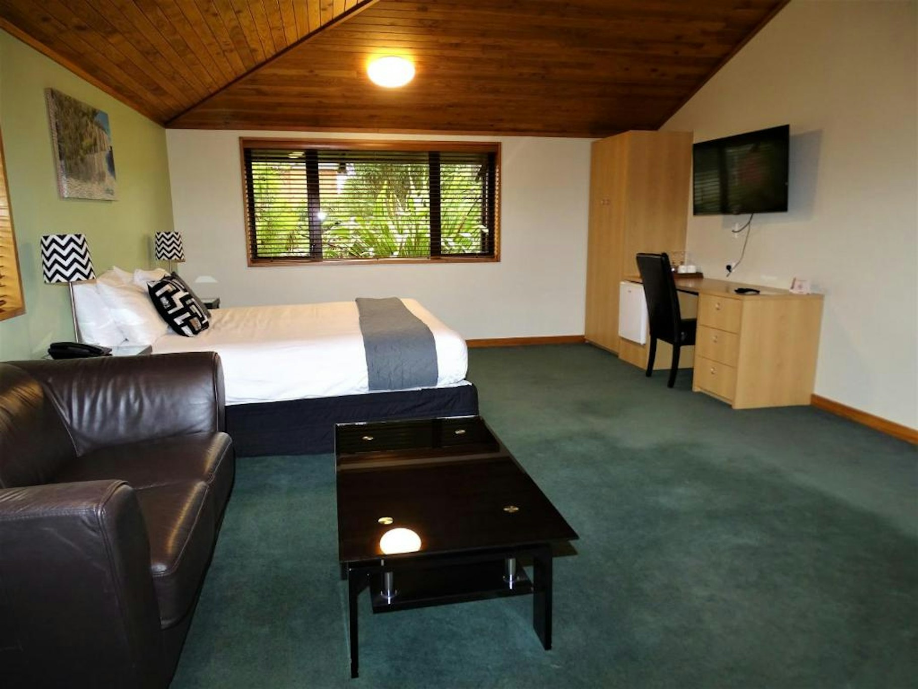 The Marlborough Riverside Hotel 35/48