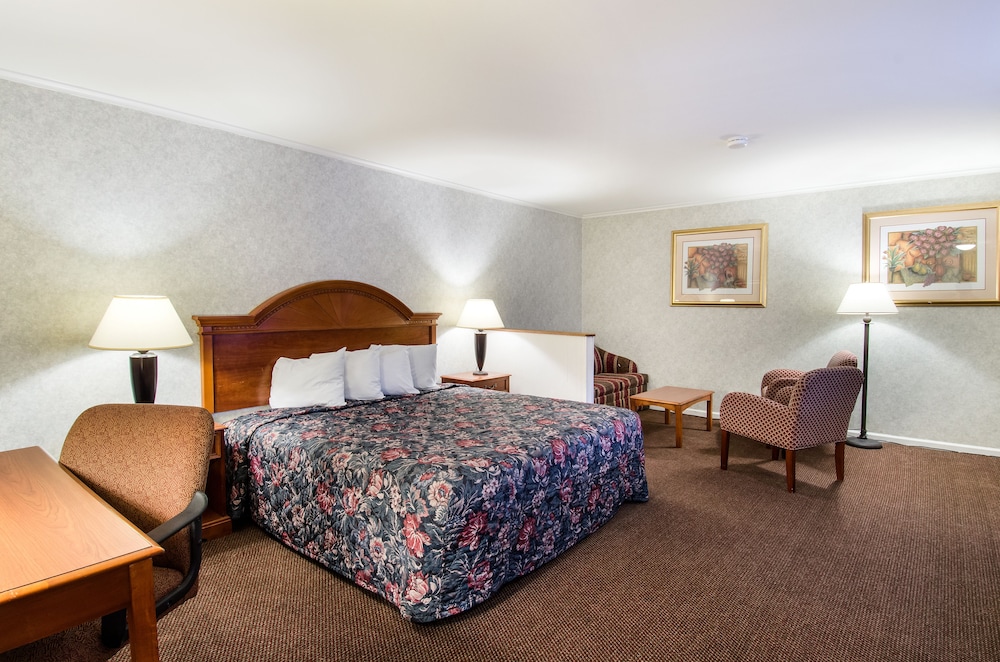 Econo Lodge Inn and Suites Northborough MA 3/22