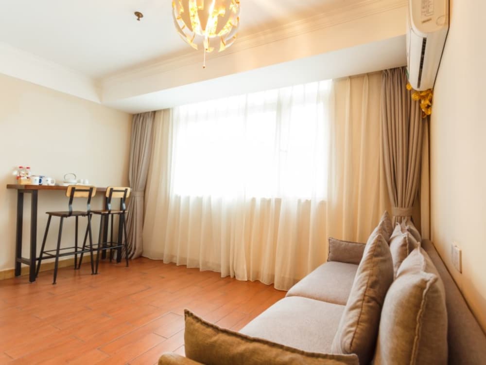 GreenTree Inn ShangHai SongJiang SongDong Hotel 37/48
