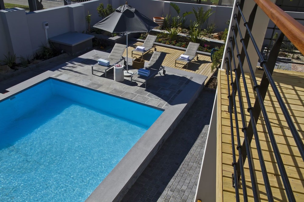 Ocean Bay Guest House 7/39