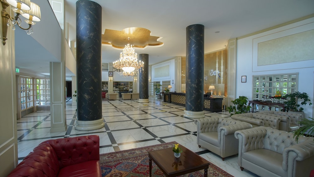 Sarova Woodlands Hotel Spa 35/50