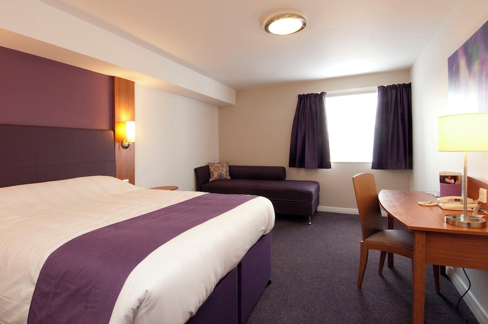 Premier Inn Cardiff City Centre Queen Street 23/60