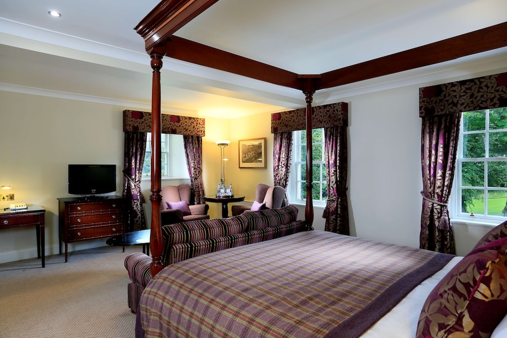 SUPER, DELUXE, DOUBLE BED