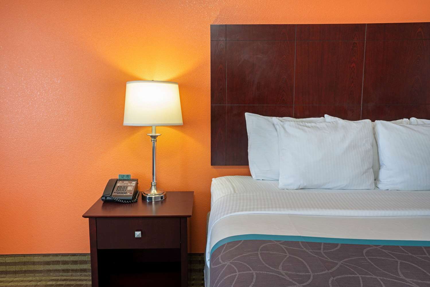 La Quinta Inn & Suites by Wyndham Houston Bush Intl Airpt E 6/30