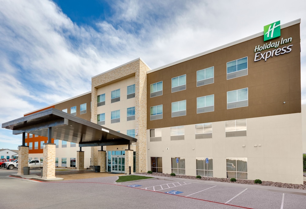 Holiday Inn Express Kermit 5/40