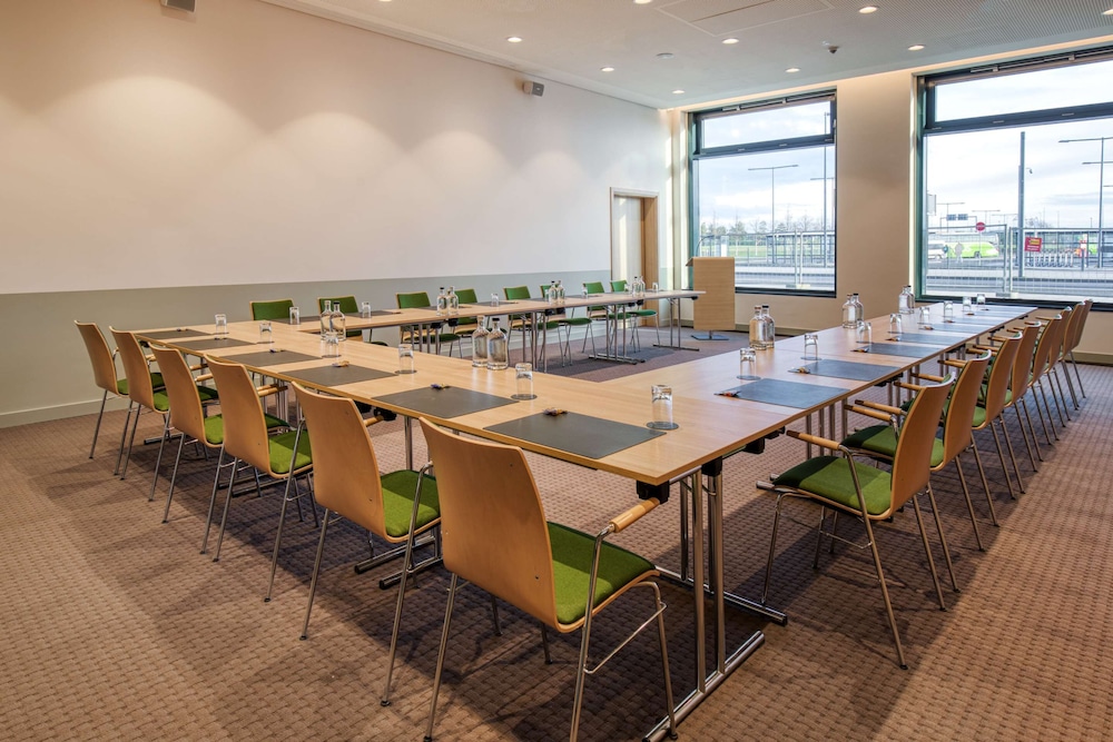 IntercityHotel Berlin Airport BER Terminal 1+2 44/50