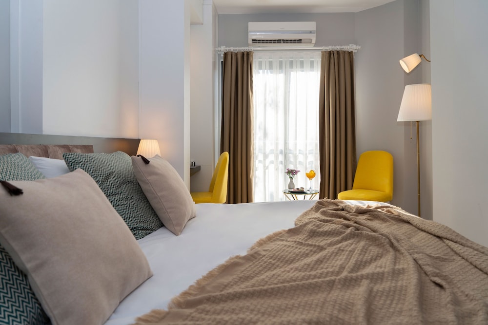 Niss Lara Hotel 7/66