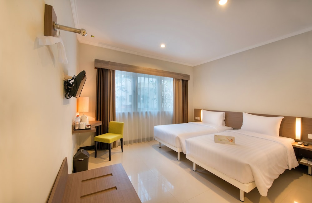 WHIZ PRIME HOTEL DARMO HARAPAN SURABAYA 3/26