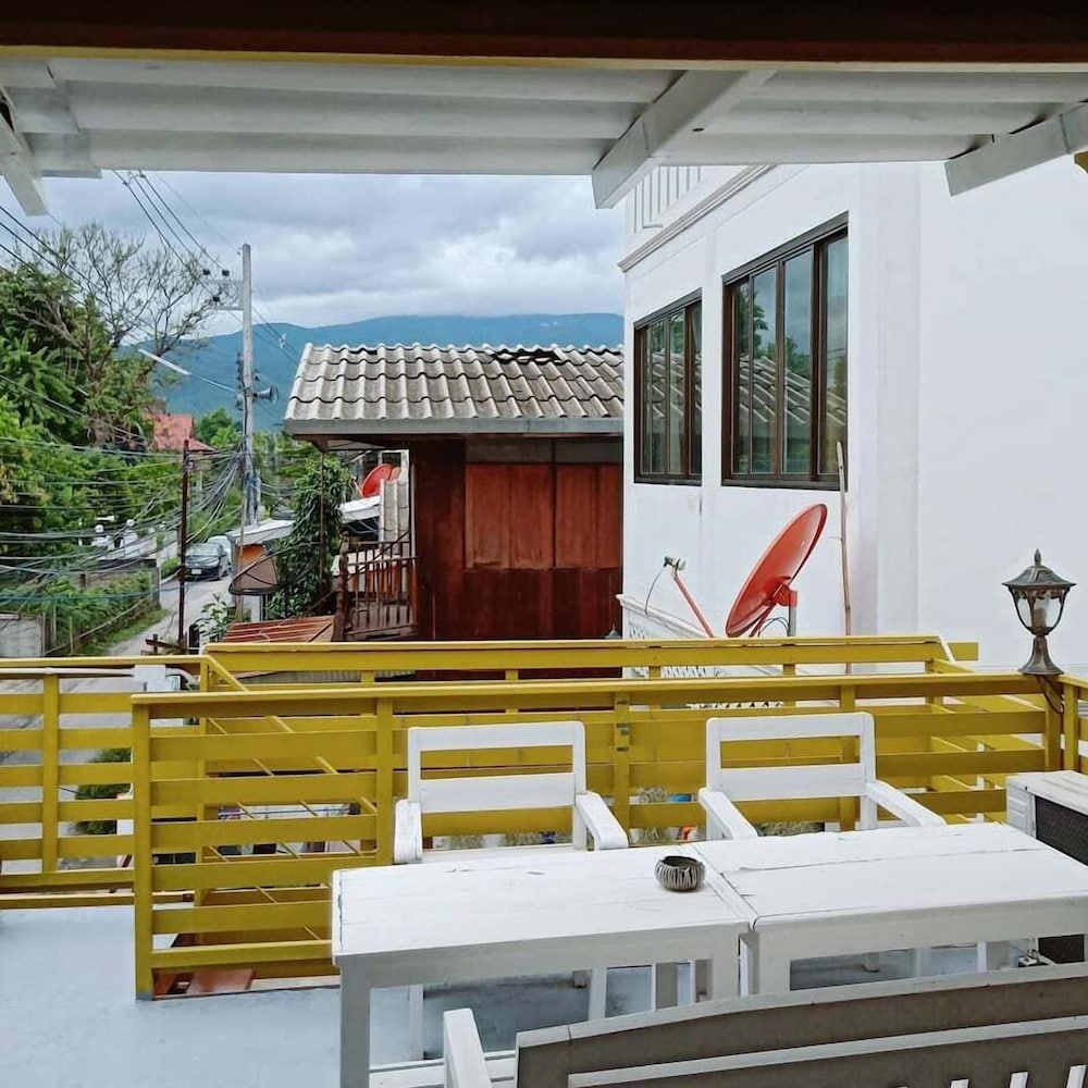 Past Tense Hostel 9/50
