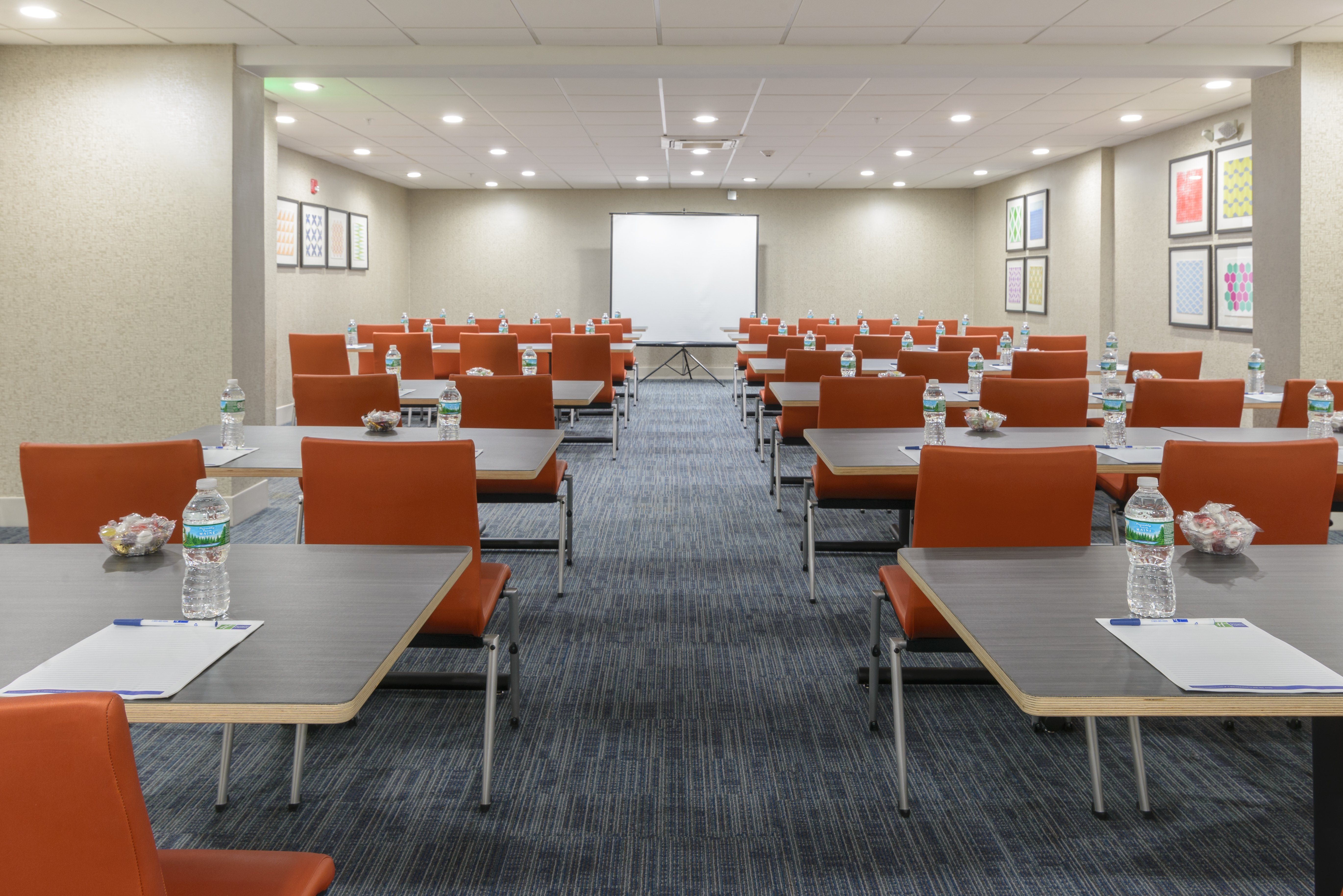 Holiday Inn Express Southington 54/61