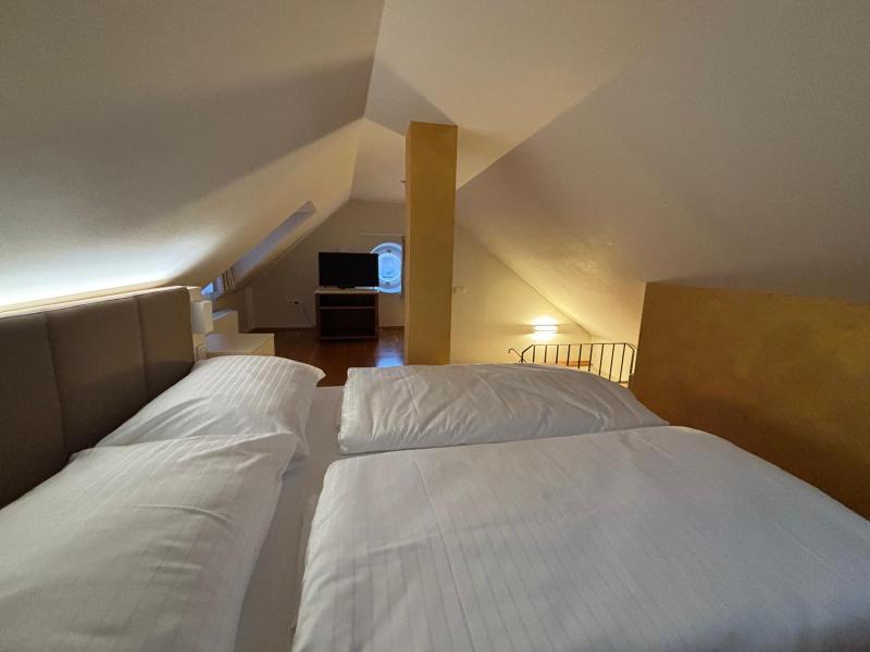 Duplex, Apartment, Single Bed
