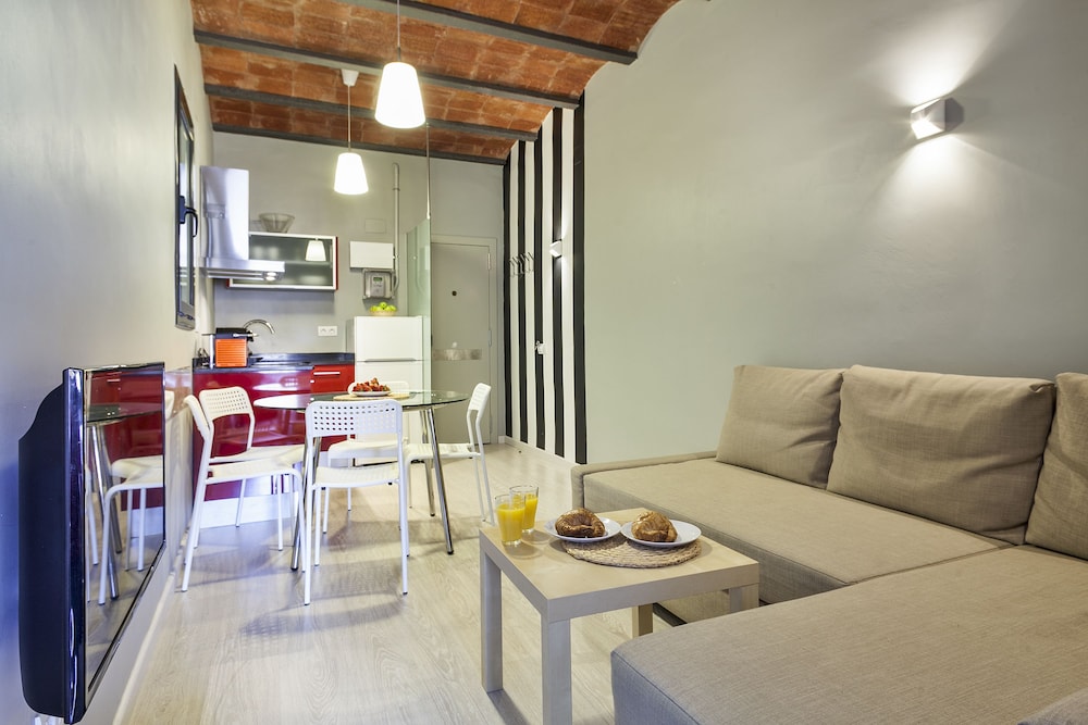 Fira Centric Apartments 38/72