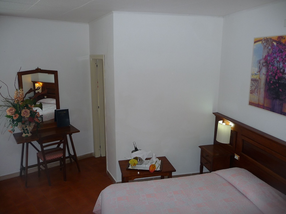 Room, Double Bed