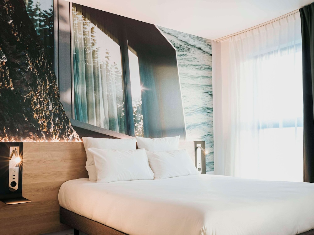 Novotel Angers Centre Gare 11/75