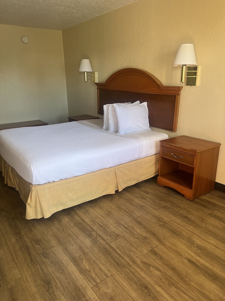 Hole Inn the Wall Hotel - Sunset Plaza - Fort Walton Beach 21/50
