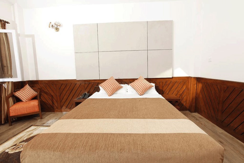 1 BEDROOM, DELUXE, DOUBLE OR TWIN BED