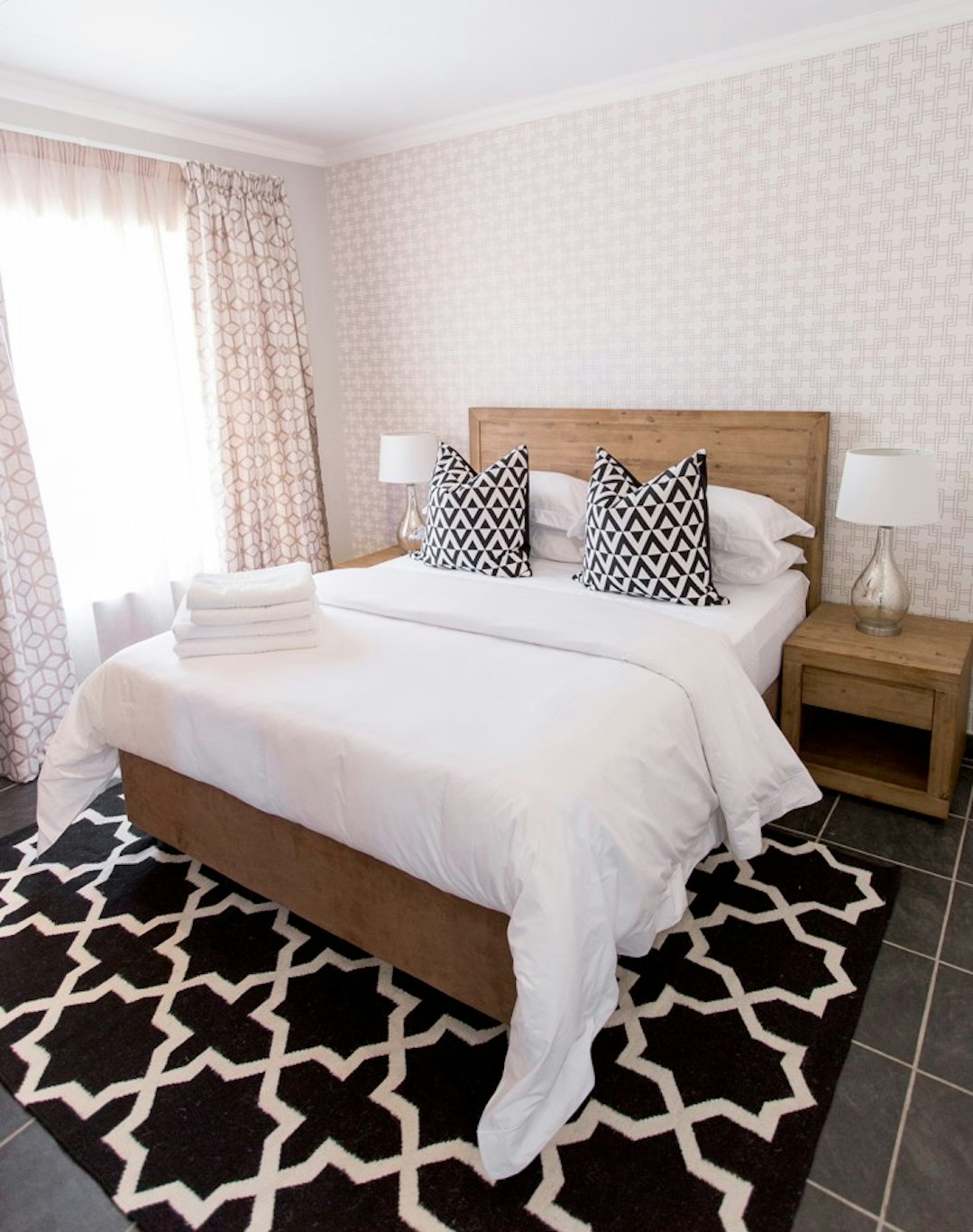3 Lux Suites 4/10
