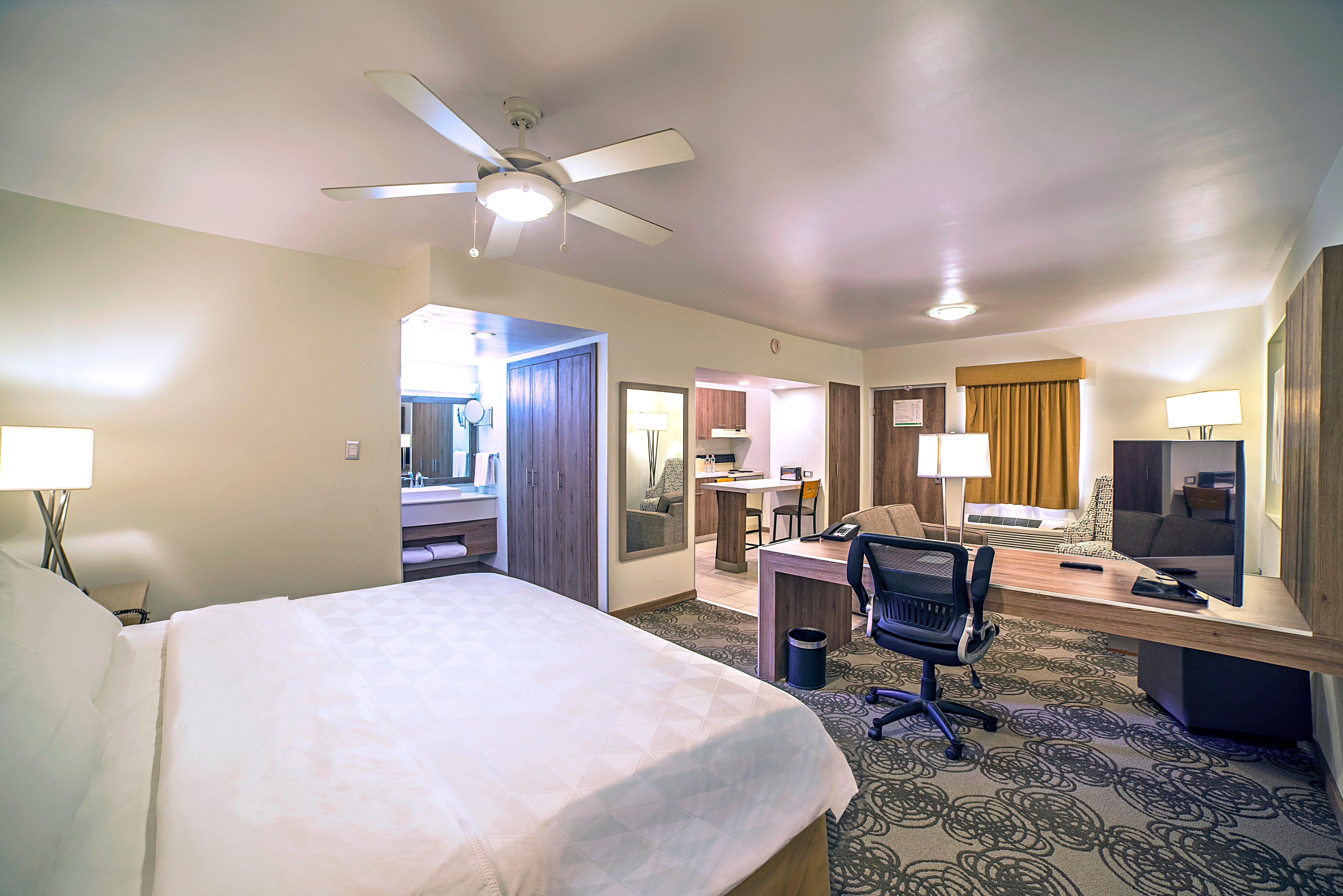 غرفة قياسية بسرير مزدوج، Holiday Inn Hotel And Suites Chihuahua 3/6