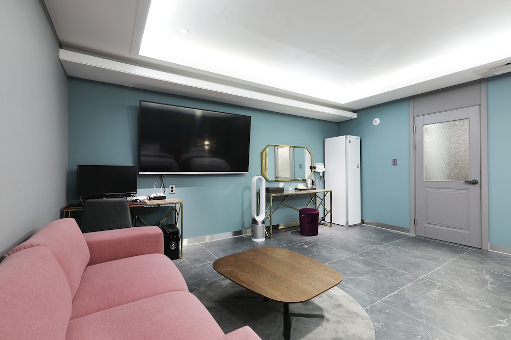 Tower Palace Tourist Hotel 30/50