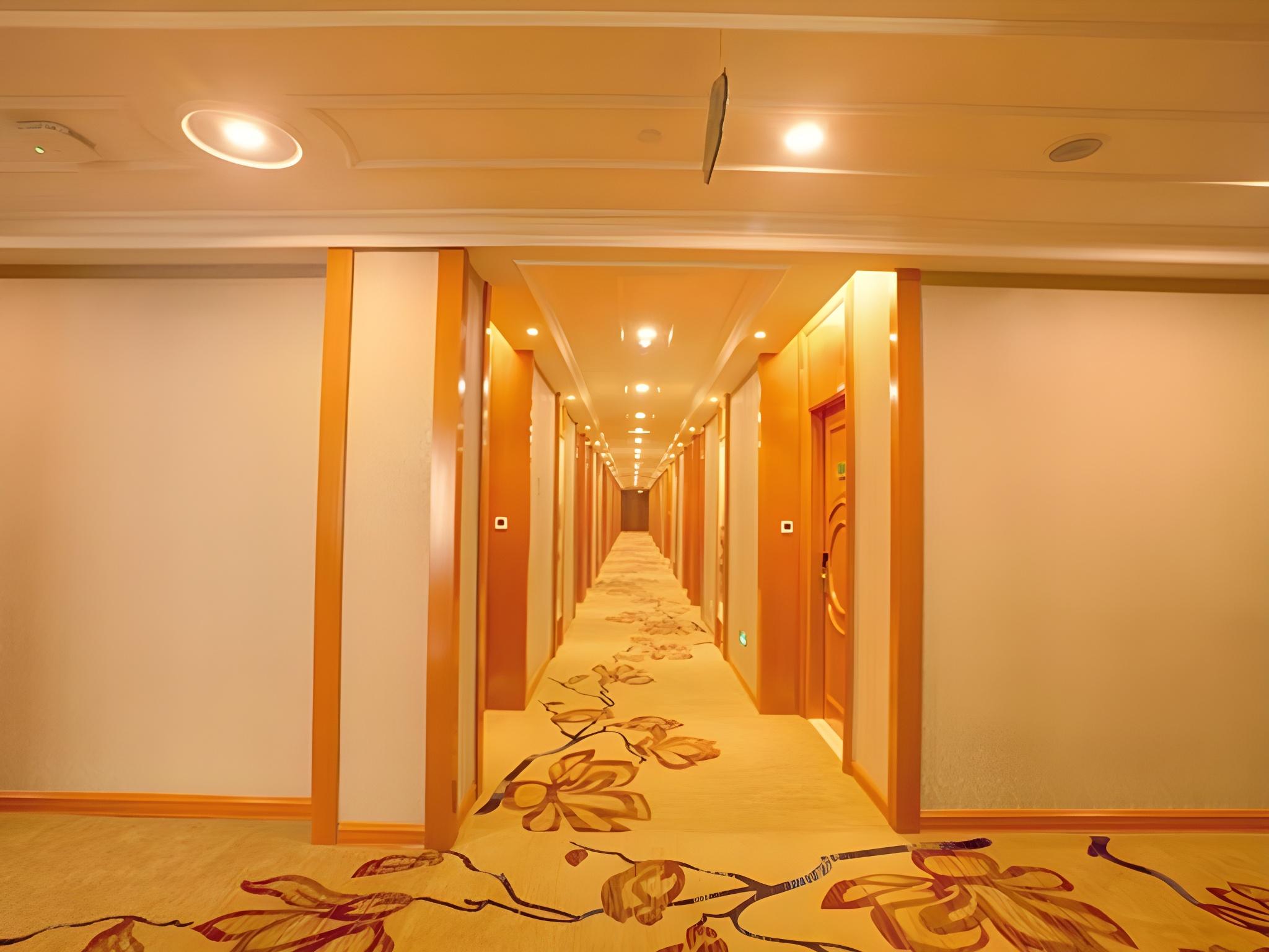 Vienna International Hotel Nanjing South Railway Station Center 24/37