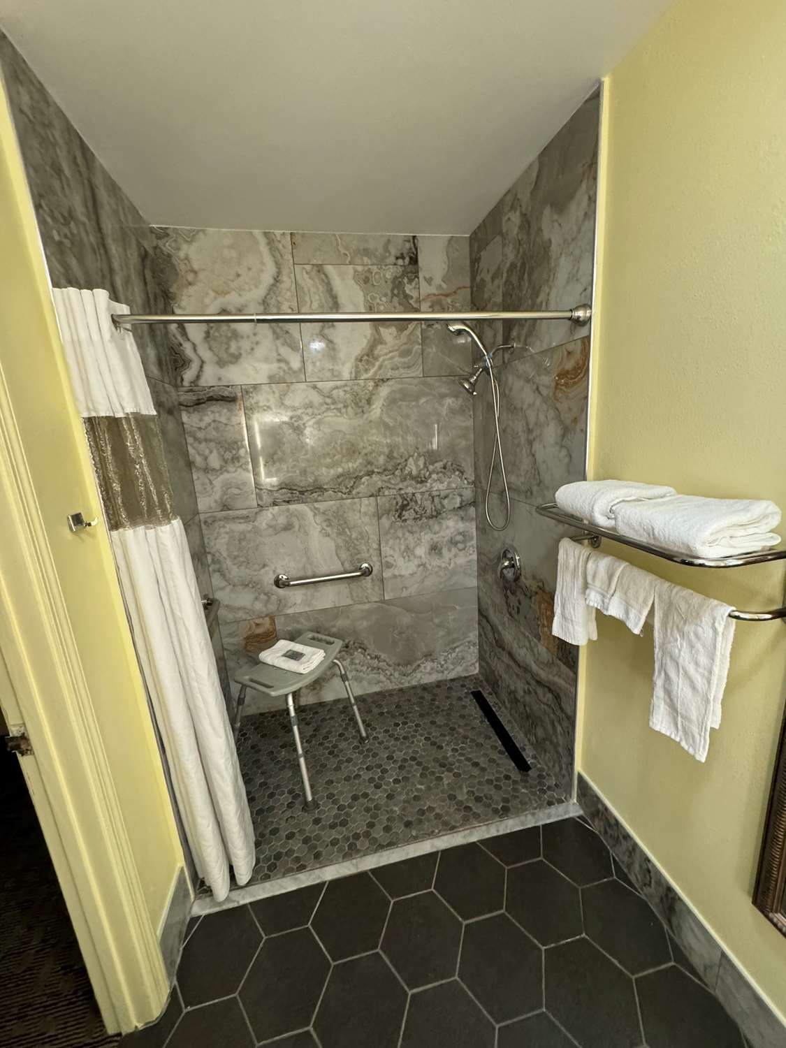 SureStay Hotel by Best Western Manning 37/39
