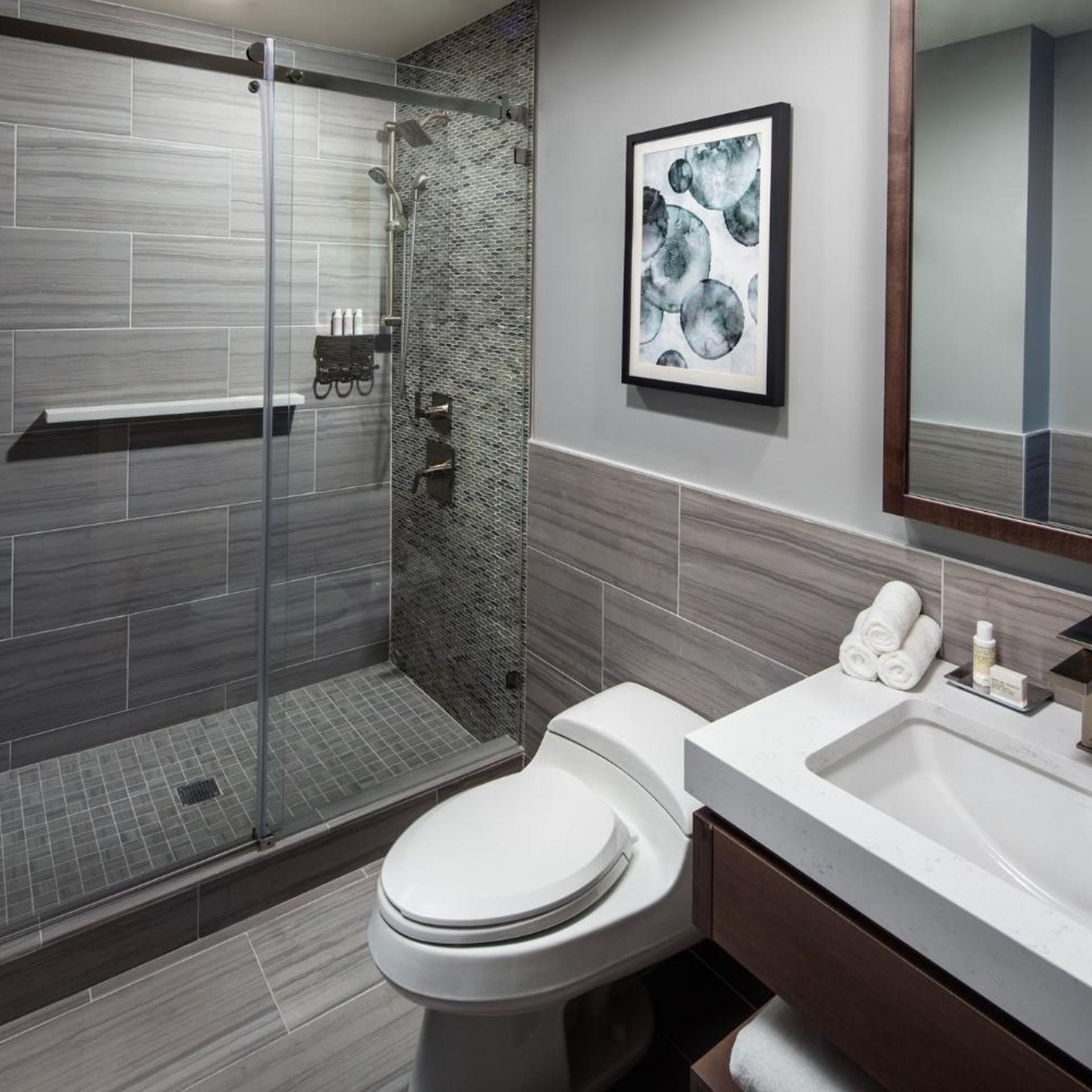 غرفة قياسية بسرير كينج وسرير كوين، Hotel Indigo Flushing 4/4