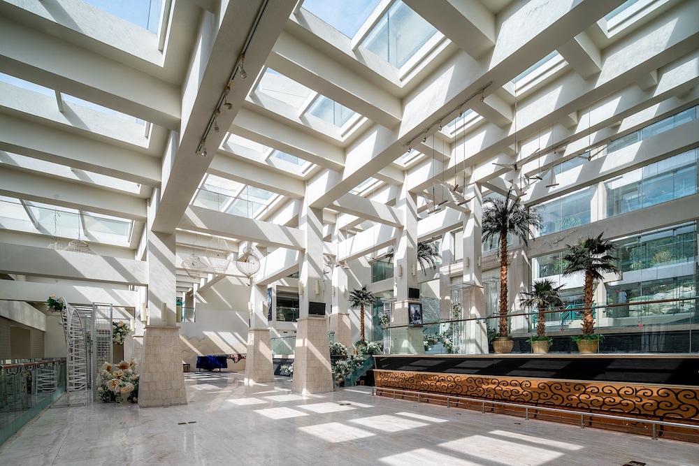 Ramada Plaza by Wyndham Taian 56/63