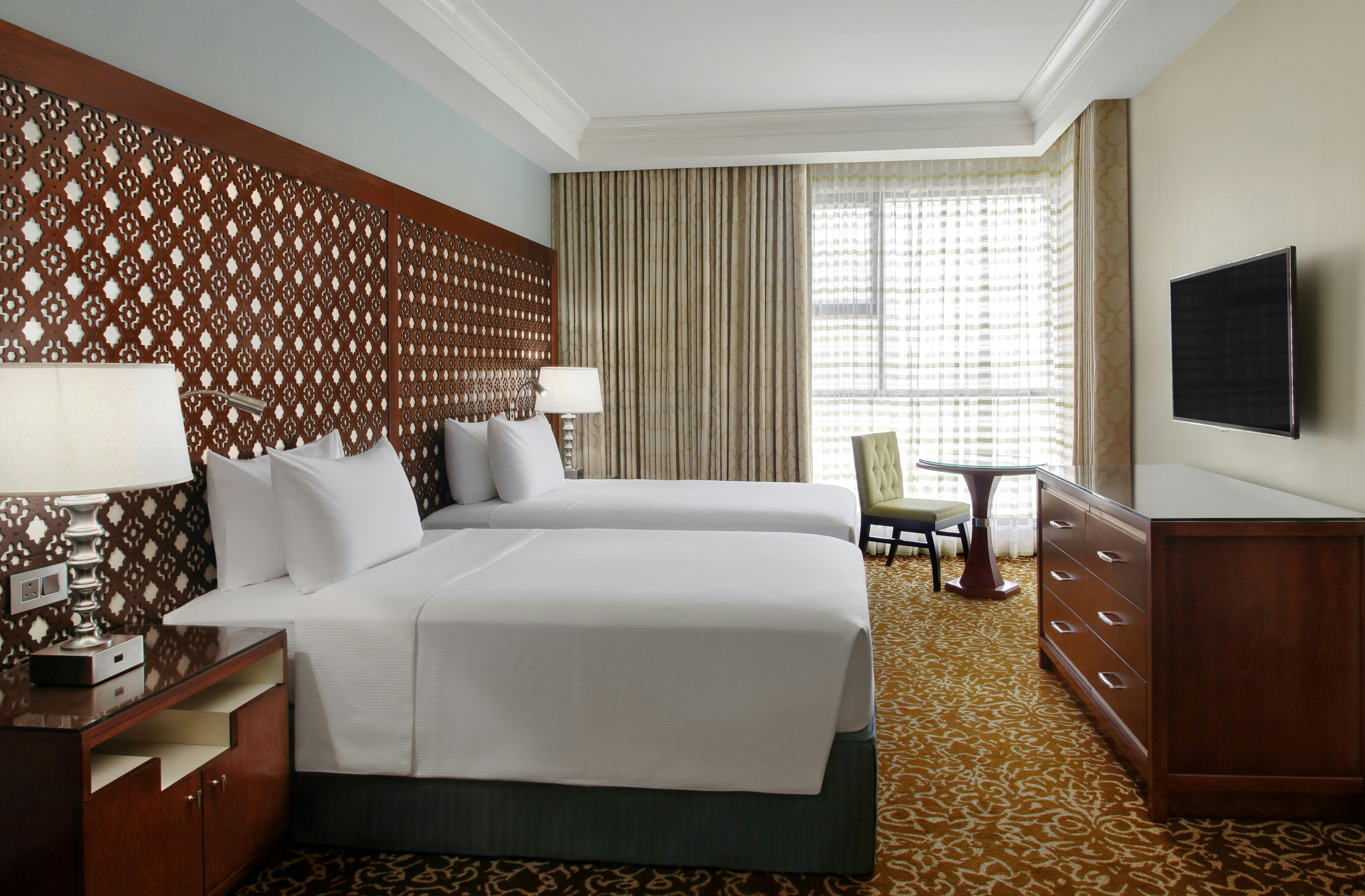 2 BEDROOMS, SUITE, ACCESSIBLE