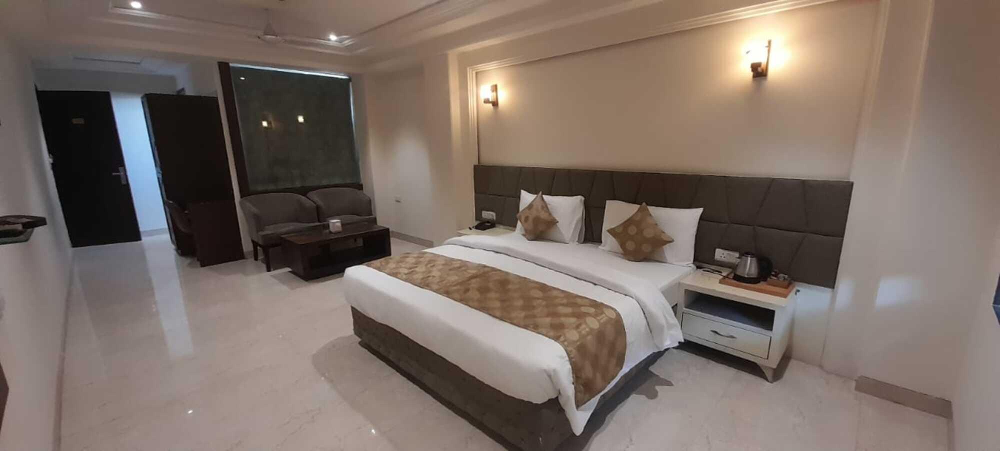 Lavanya Motel 27/51