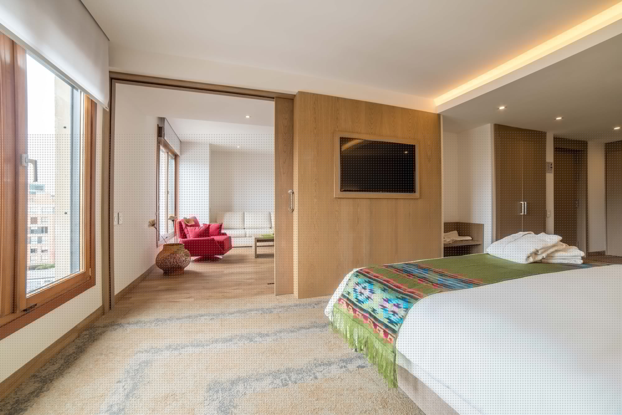 Master, Suite, King Bed, Sofa، Biohotel Organic Suites 5/10