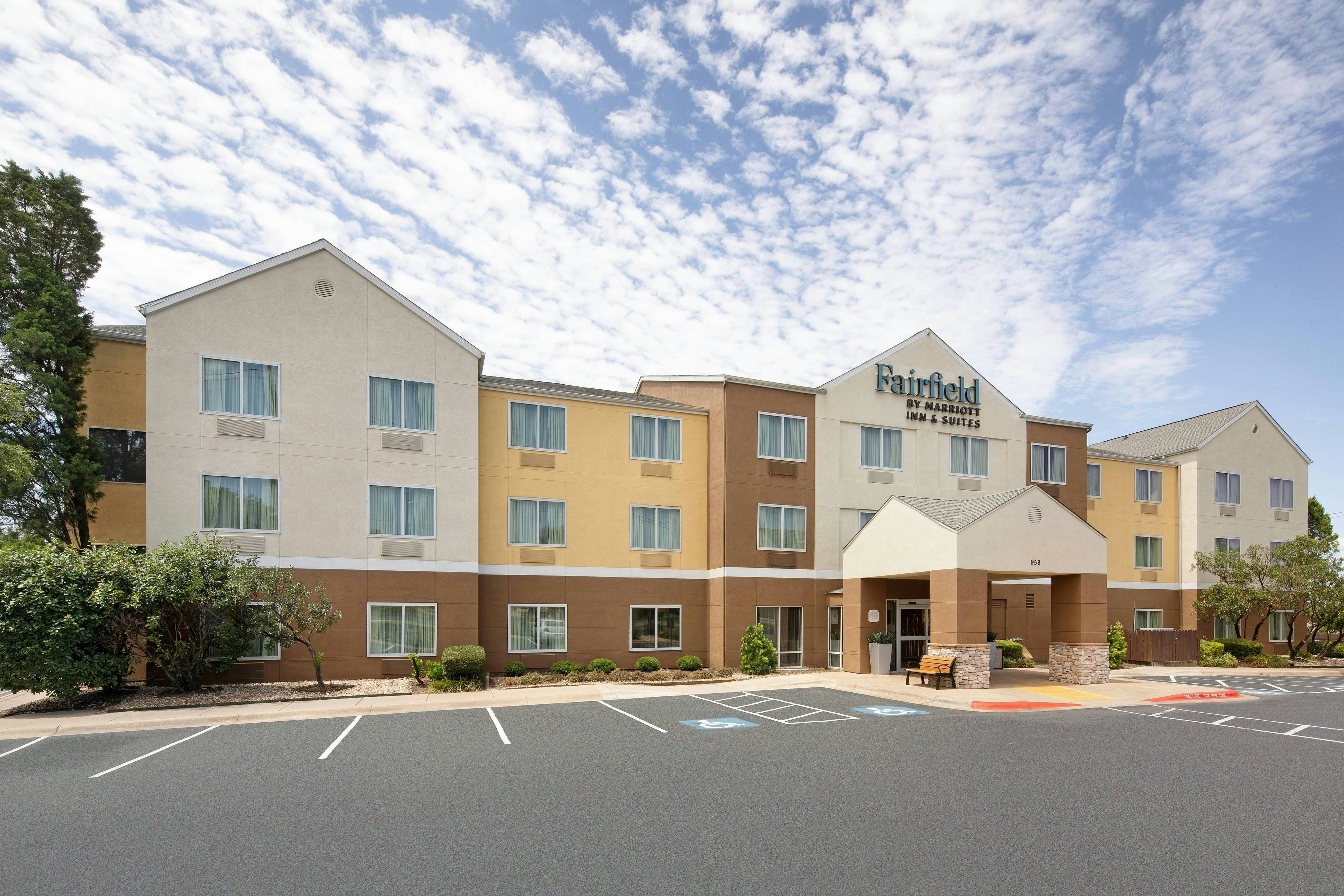 Fairfield Inn Suites By Marriott Austin University Area 1/7