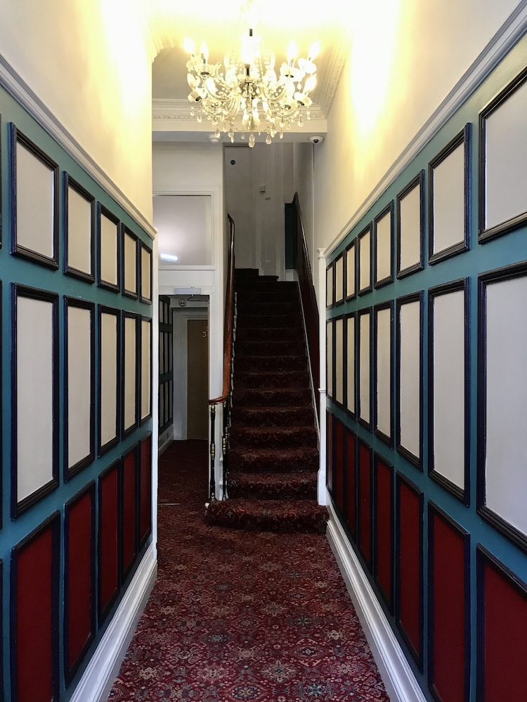 Rhodes Hotel 46/66