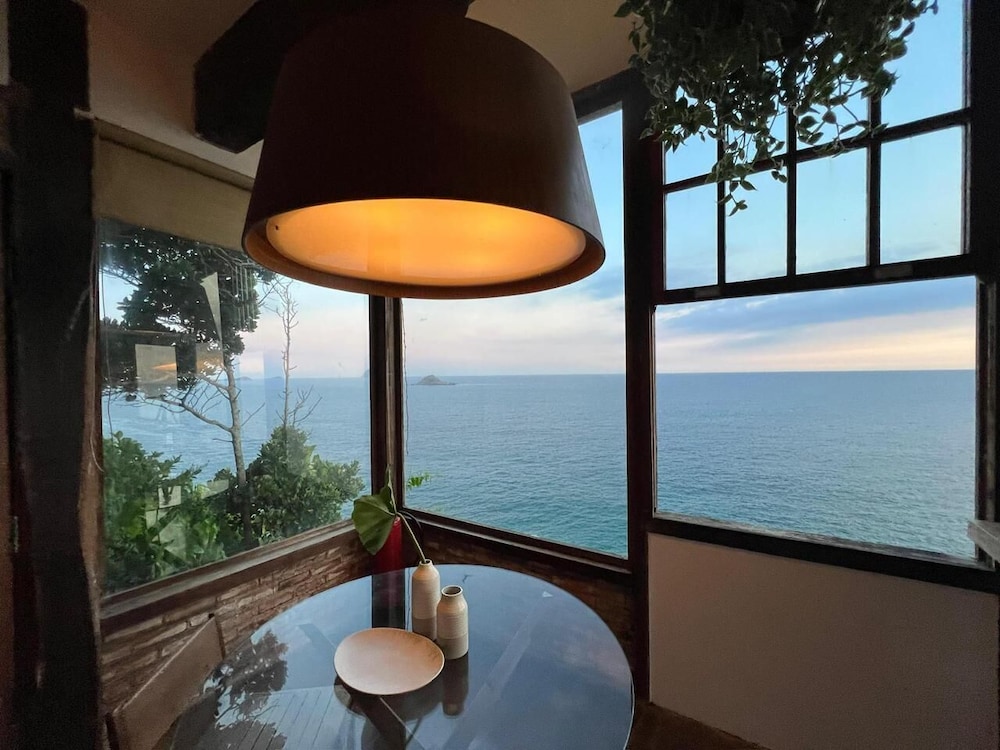 Cliffside Guest House Experience 56/67
