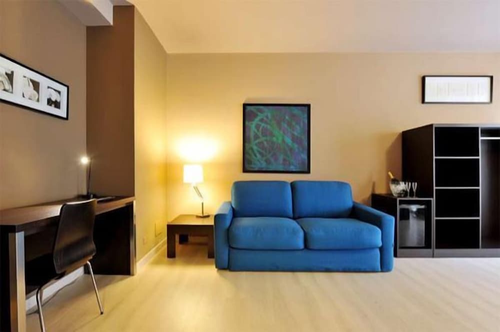 M14 Hotel 46/56