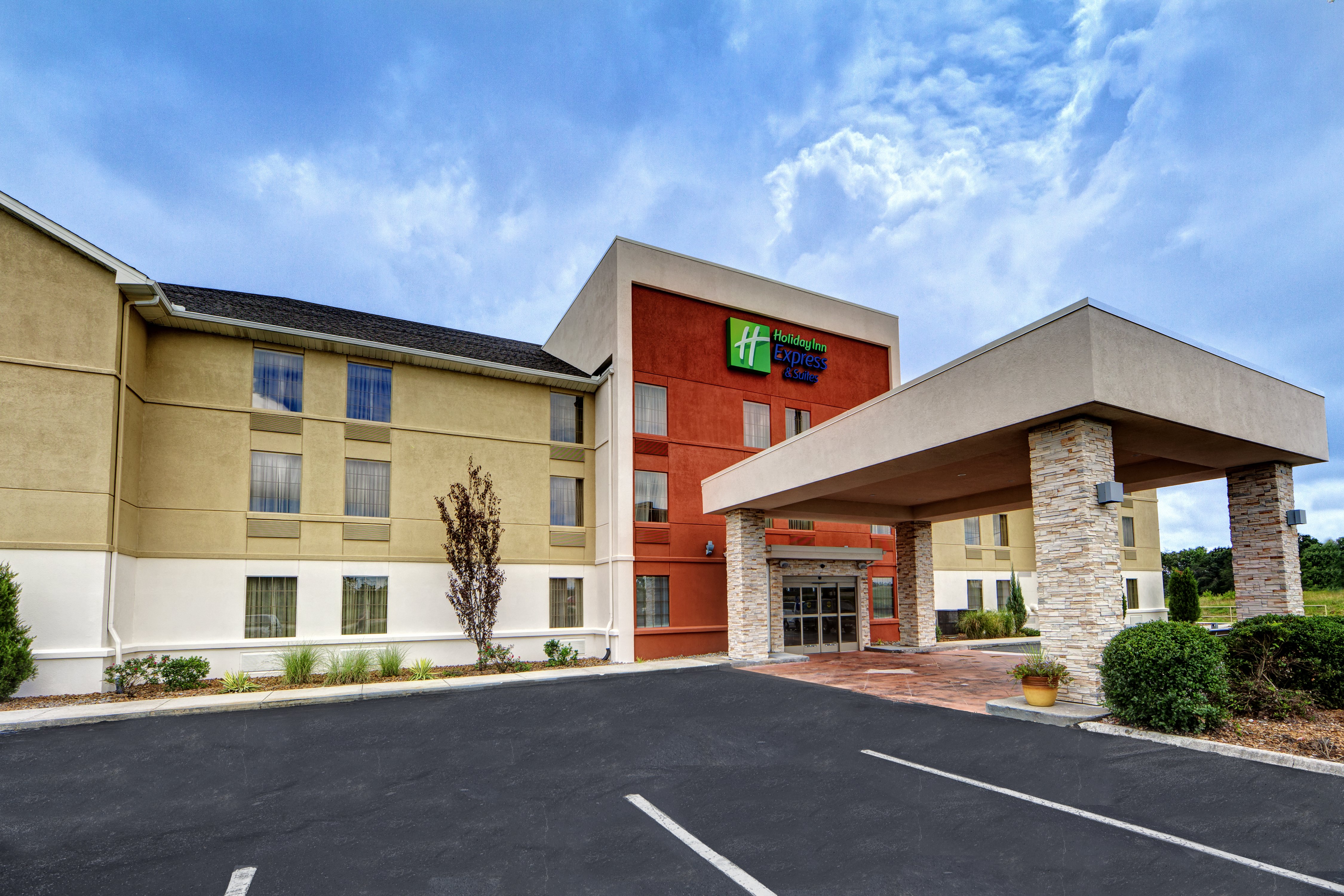 Holiday Inn Express Hotel And Suites Crossville 32/35