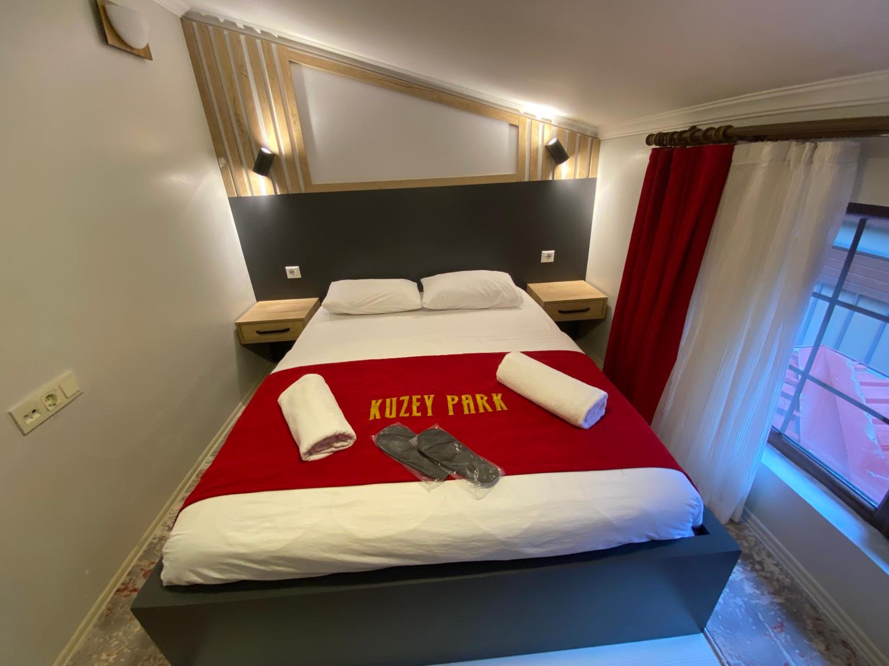 Room, Double or Twin Bed