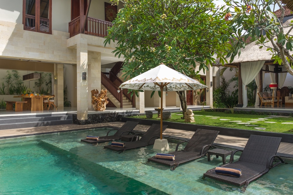 The Secret Villas 5/35