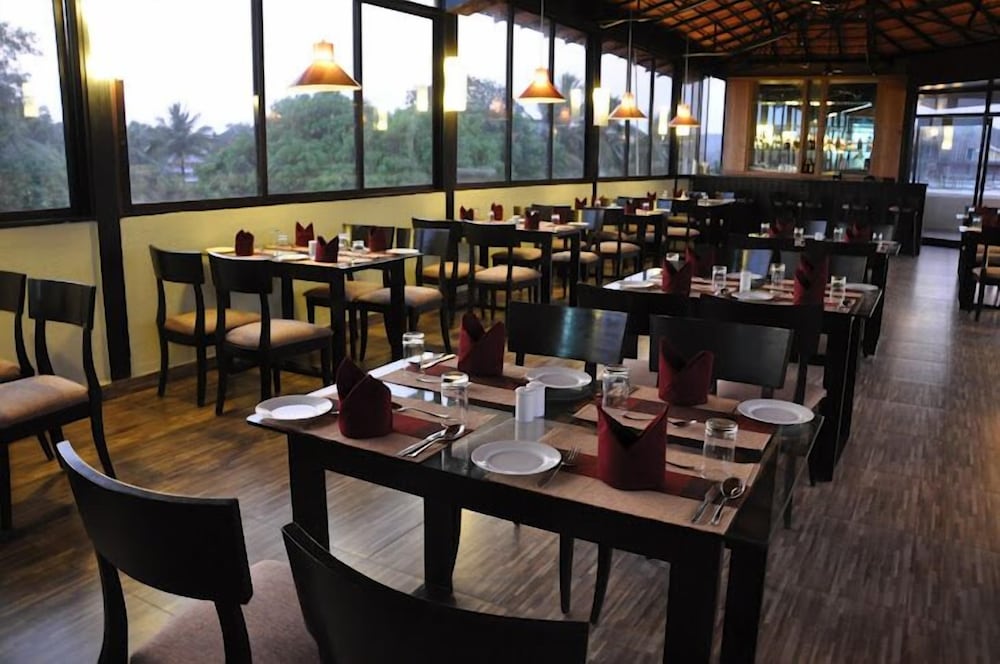 Sukhmantra Resort And Spa 35/50