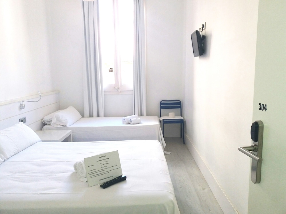 Dingdong Express Hostel 12/33