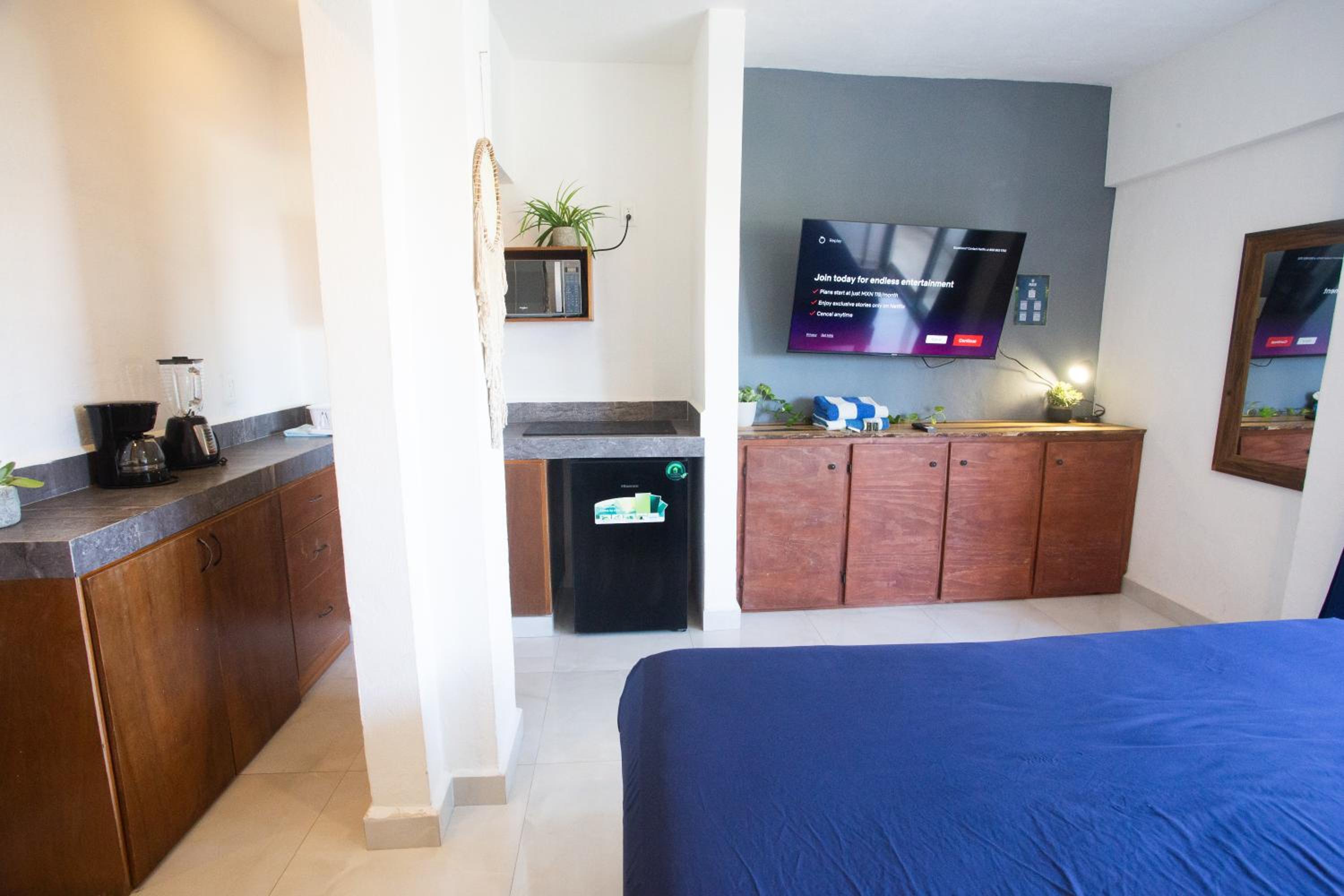 Maui Suites by GuruHotel 17/50