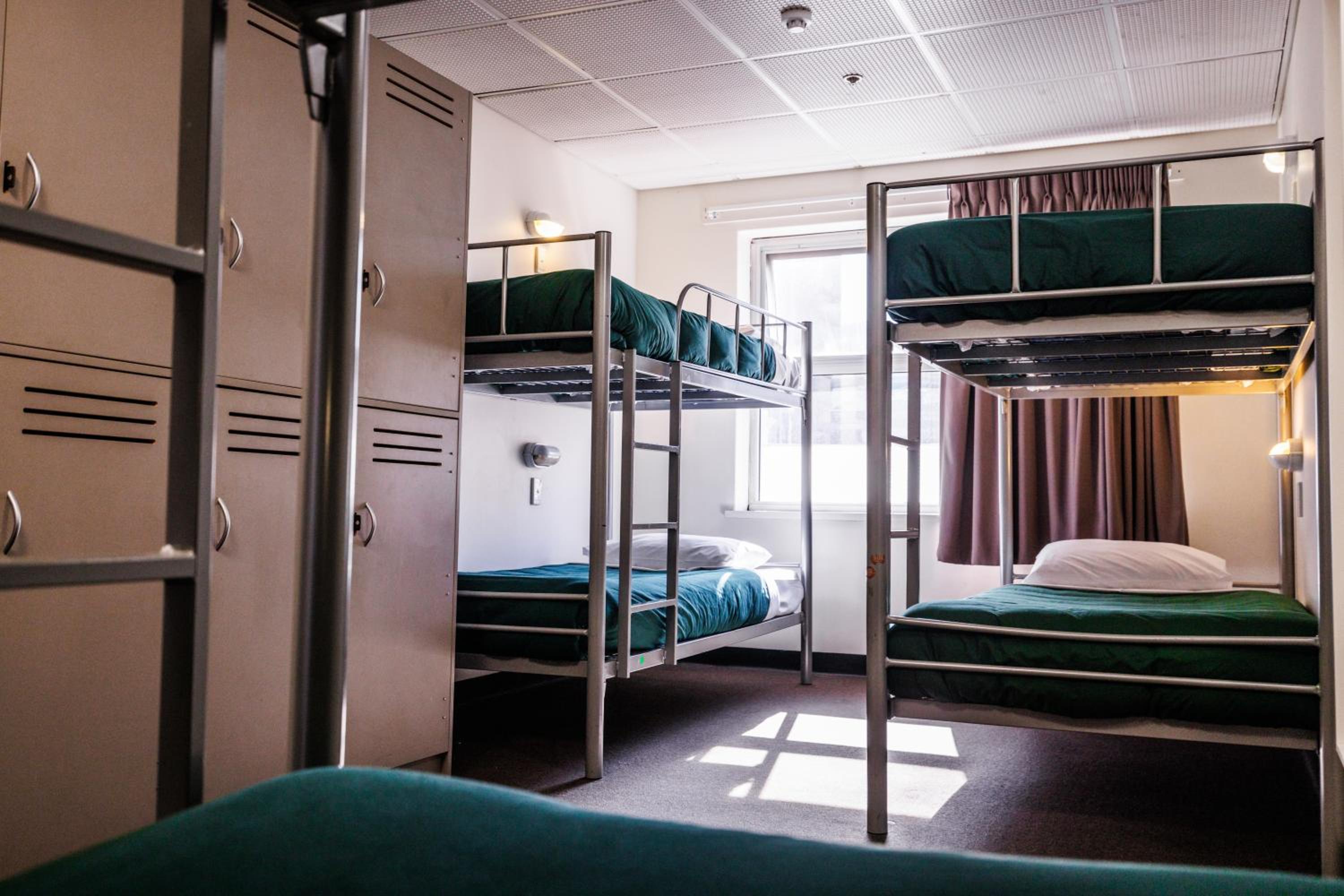 Female Dorm, 6 Beds