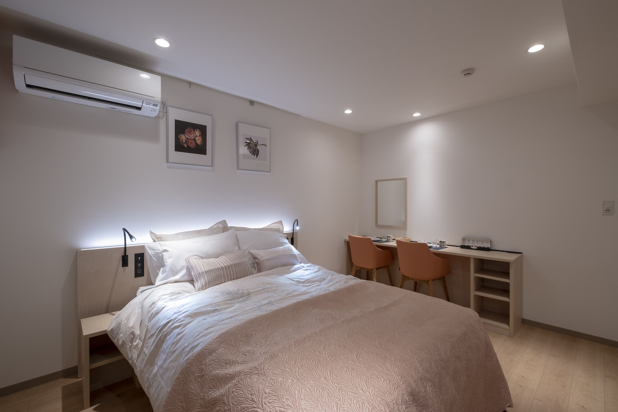 SEMI BASEMENT, ECONOMY, DOUBLE BED