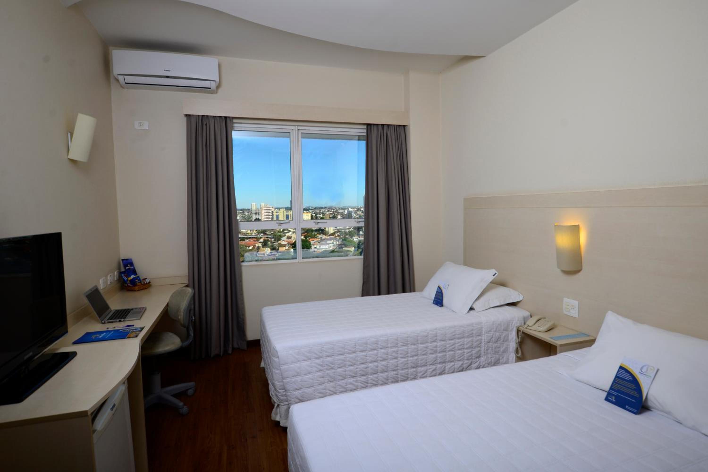 Superior, Twin Beds