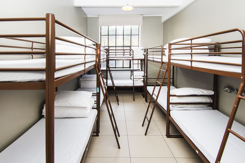 Rest Up London Hostel 42/55